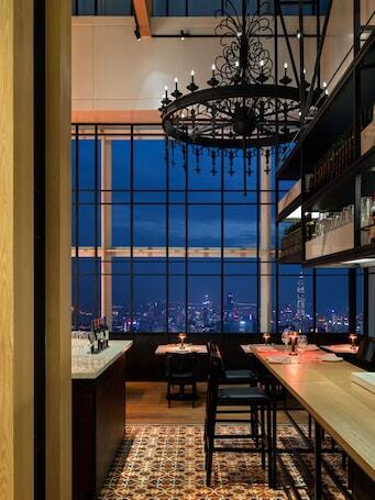 Mandarin Oriental, Shenzhen - Luxury hotel with full-service spa, connected to the convention center, near Huaqiangbei
 Mandarin Oriental, Shenzhen – Luxury hotel in Shenzhen, China