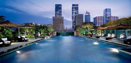 The Ritz-Carlton, Shenzhen - Luxury hotel with full-service spa, connected to the convention center, near Shenzhen Convention and Exhibition Center
 The Ritz-Carlton, Shenzhen – Luxury hotel in Shenzhen, China