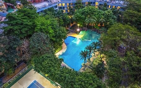 Grand Skylight International Hotel Guanlan - Luxury hotel in Shenzhen with 3 restaurants and golf course  Grand Skylight International Hotel Guanlan – Luxury hotel in Shenzhen, China