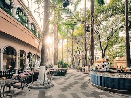 Hotel Indigo Shenzhen Overseas Chinese Town by IHG - Luxury hotel with indoor pool, connected to a shopping center, near Window of the World
 Hotel Indigo Shenzhen Overseas Chinese Town by IHG – Luxury hotel in Shenzhen, China