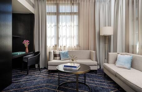 Kimpton Margot Sydney by IHG - Luxury hotel with 2 bars/lounges, near The Galeries  Kimpton Margot Sydney by IHG – Luxury hotel in Sydney, Australia