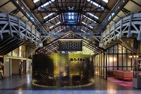 Ovolo Woolloomooloo - Luxury hotel with indoor pool, near Hyde Park  Ovolo Woolloomooloo – Luxury hotel in Woolloomooloo, Australia