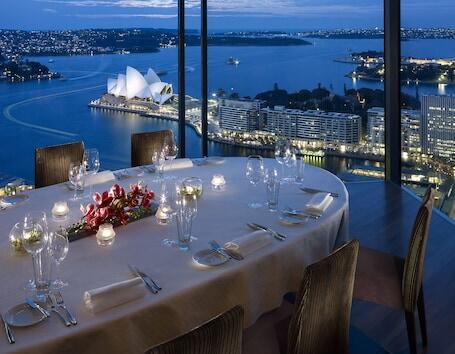 Shangri-La Sydney - Hotel with spa, near The Big Dig Archaeology Education Centre  Shangri-La Sydney – Luxury hotel in The Rocks, Australia