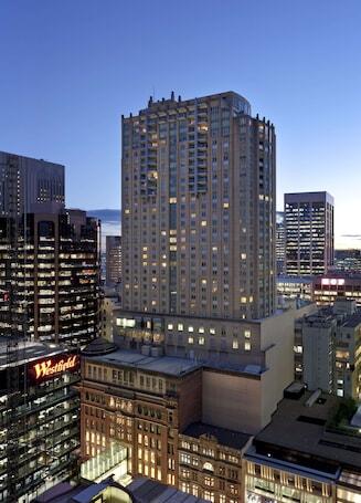 Swissotel Sydney - Luxury hotel with full-service spa, connected to a shopping center, near State Theatre
 Swissotel Sydney – Luxury hotel in Sydney, Australia