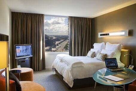 Pullman at Sydney Olympic Park - Luxury hotel with restaurant, near Sydney Showground  Pullman at Sydney Olympic Park – Luxury hotel in Sydney Olympic Park, Australia