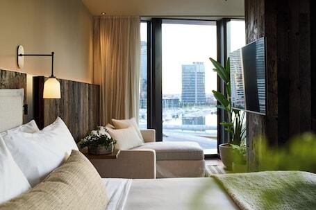 1 Hotel Melbourne - Luxury hotel with 2 bars/lounges, near Collins Street  1 Hotel Melbourne – Luxury hotel in Docklands, Australia