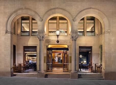 Hilton Melbourne Little Queen Street - Luxury hotel with restaurant, near Bourke Street Mall  Hilton Melbourne Little Queen Street – Luxury hotel in Melbourne, Australia