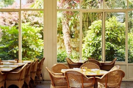 Chateau Yering Hotel - Luxury hotel in Melbourne with winery and restaurant  Chateau Yering Hotel – Luxury hotel in Yering, Australia