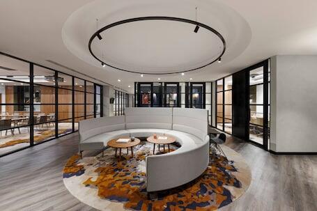 Le Méridien Melbourne - Luxury hotel with outdoor pool, near Collins Street  Le Méridien Melbourne – Luxury hotel in Melbourne, Australia