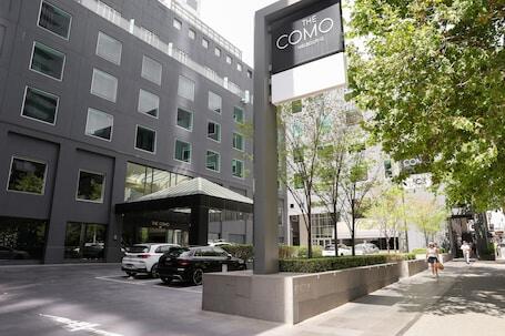 The Como Melbourne by Accor - Hotel with indoor pool, connected to a shopping center, near Chapel Street
 The Como Melbourne by Accor – Luxury hotel in South Yarra, Australia