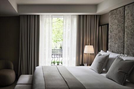 The Lyall - Suburban hotel with restaurant, near Royal Botanic Gardens  The Lyall – Luxury hotel in South Yarra, Australia