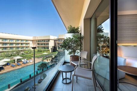 Radisson Blu Hotel, Marrakech Carré Eden - Luxury hotel with full-service spa, connected to a shopping center, near Menara Gardens
 Radisson Blu Hotel, Marrakech Carré Eden – Luxury hotel in Marrakech, Morocco