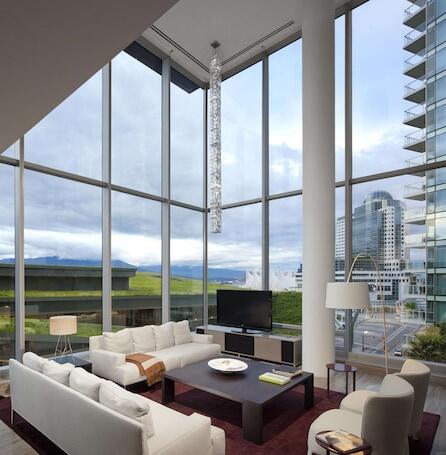 Fairmont Pacific Rim - Bayfront hotel with spa, near Canada Place Cruise Ship Terminal  Fairmont Pacific Rim – Luxury hotel in Vancouver, Canada