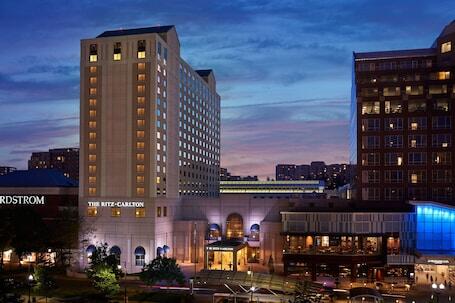The Ritz-Carlton, Pentagon City - Luxury hotel with restaurant, connected to a shopping center, near Arlington National Cemetery
 The Ritz-Carlton, Pentagon City – Luxury hotel in Arlington, United States