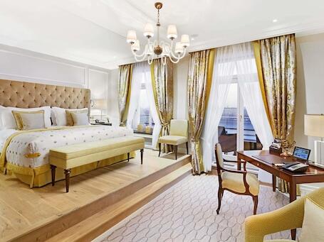 Image of Fairmont Hotel Vier Jahreszeiten Hamburg