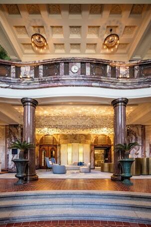 Fraser Suites Hamburg - Luxury hotel with restaurant, near Miniatur Wunderland  Fraser Suites Hamburg – Luxury hotel in Hamburg, Germany