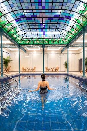 Ensana Buxton Crescent – Luxury hotel in Buxton, United Kingdom