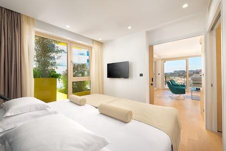 Image of Amphora's Garden