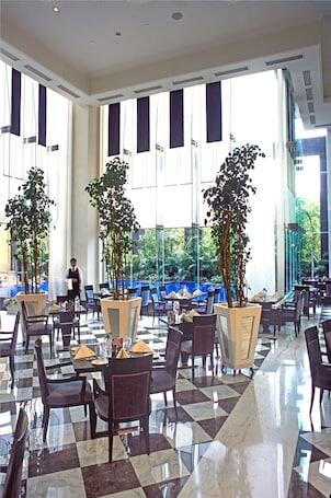 Radisson Noida luxury hotel in Noida