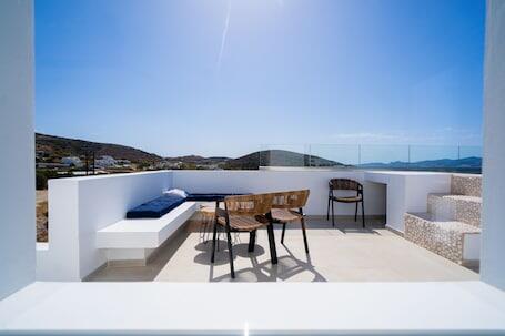 Kouros Blanc Resort & Suites hotel photo in Paros