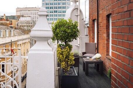 Althoff St. James's Hotel & Club London luxury hotel in London