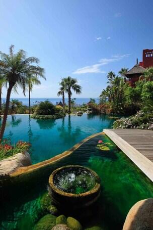 Asia Gardens Hotel & Thai Spa, a Royal Hideaway Hotel hotel photo in Benidorm