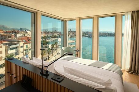 Hotel Ambasador luxury hotel in Split