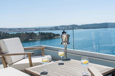 Seafront Luxury Apartments Fun luxury hotel in Trogir