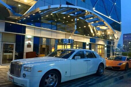 Jannah Burj Al Sarab luxury hotel in Abu Dhabi