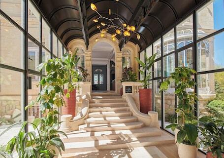 Château Hotel Grand Barrail luxury hotel in Saint-Émilion