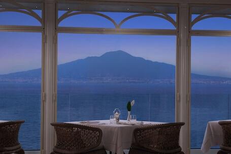 Grand Hotel Royal luxury hotel in Sorrento