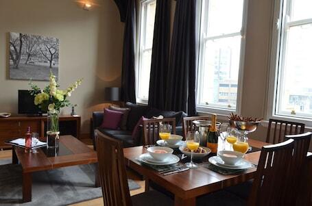  Quebecs Luxury Aparthotel hotel photo in Leeds