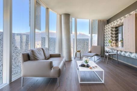 Maritim Hotel Plaza Tirana luxury hotel in Tirana