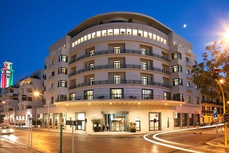JR Hotels Bari Grande Albergo delle Nazioni hotel photo in Bari
