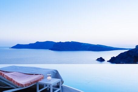 Katikies Santorini – Pelagos House - The Leading Hotels of the World luxury hotel in Santorini