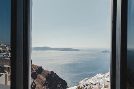 Kivotos Santorini - Preferred Hotels & Resorts luxury hotel in Santorini