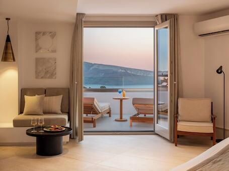Santo Pure Oia Suites & Villas hotel photo in Santorini