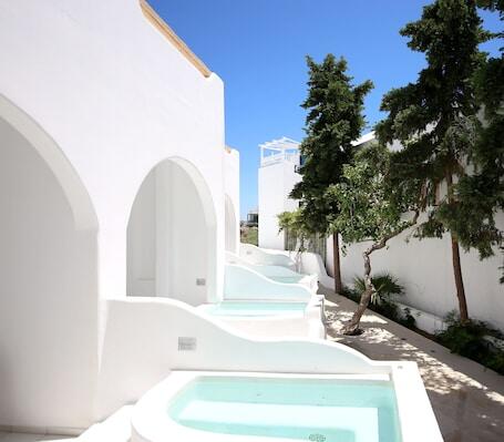 Cavo Bianco Boutique Hotel & Spa luxury hotel in Santorini