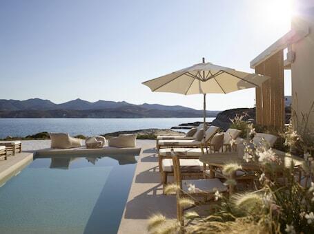 White Pebble Suites hotel photo in Milos