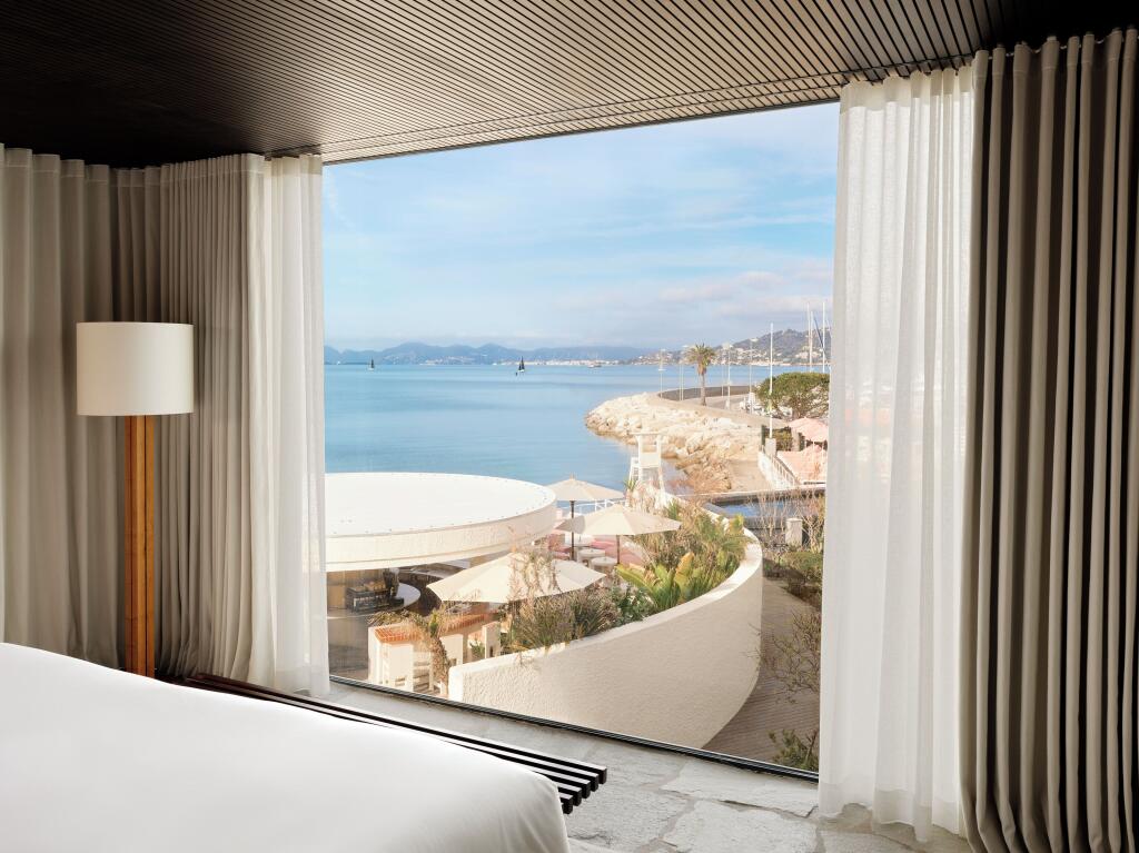Cap d'Antibes Beach Hotel - Luxury beachfront hotel with outdoor pool, near Juan-les-Pins Beach Cap d'Antibes Beach Hotel – Luxury hotel in Antibes, France