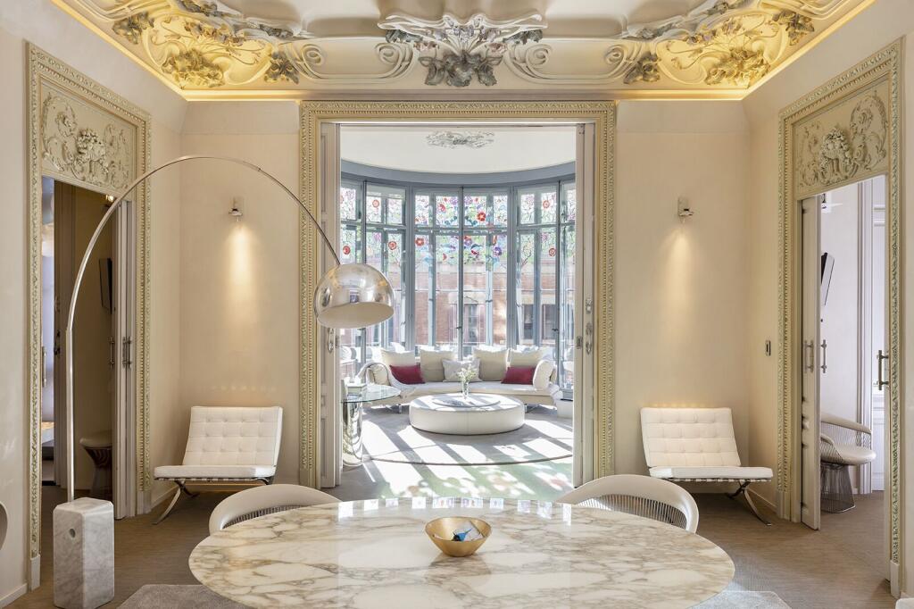 El Palauet Royal Suites - Luxury hotel with conference center, near Passeig de Gràcia El Palauet Royal Suites – Luxury hotel in Barcelona, Spain