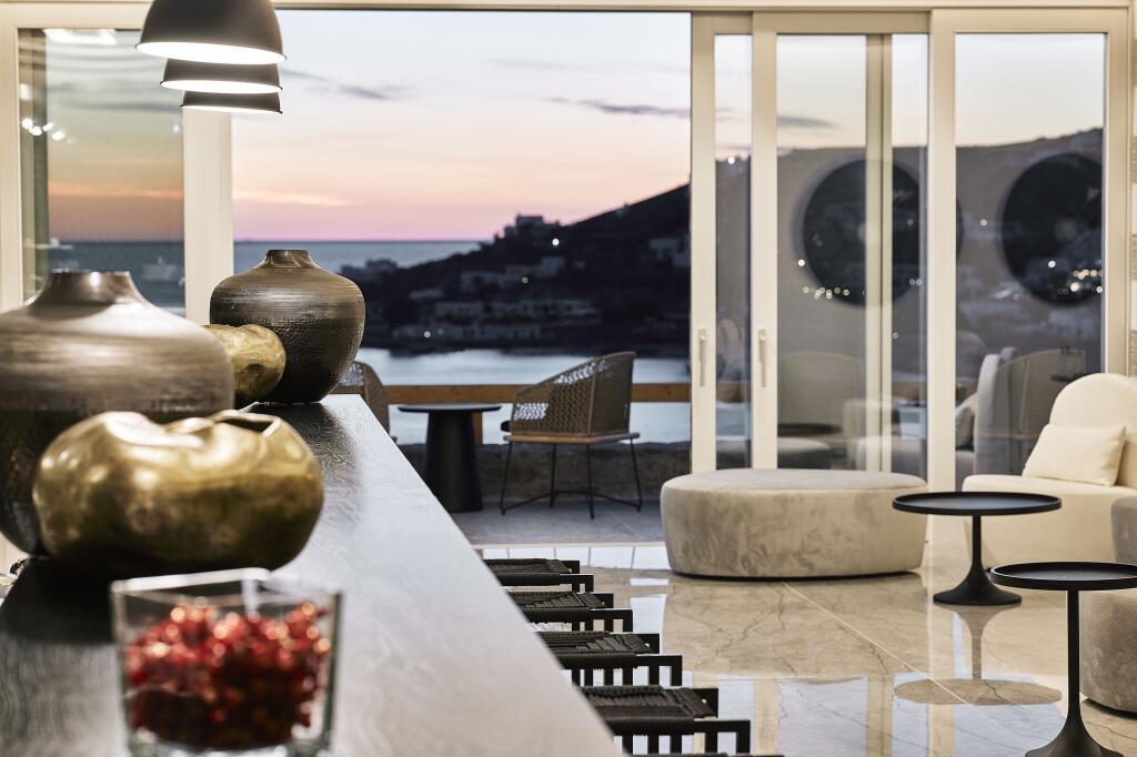 Amazon Mykonos Resort & Spa - Luxury hotel with spa, near Ornos Beach Amazon Mykonos Resort & Spa – Luxury hotel in Mykonos, Greece