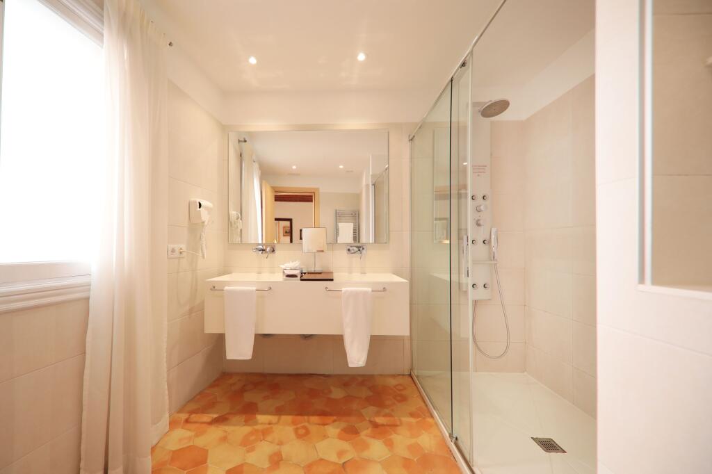 AH Art Hotel Palma - Hotel with spa, near Fundacion Juan March AH Art Hotel Palma – Luxury hotel in Palma de Mallorca, Spain