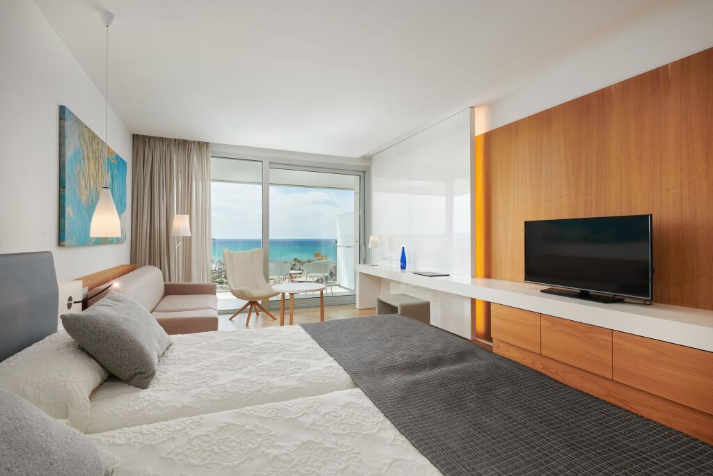 Hipotels Playa de Palma Palace - Luxury hotel with spa, near El Arenal Beach Hipotels Playa de Palma Palace – Luxury hotel in Palma de Mallorca, Spain