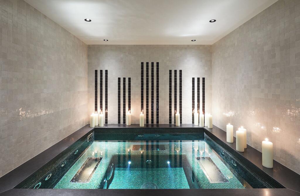 Grand Hotel du Palais Royal - Luxury hotel with full-service spa, connected to the convention center, near Palais Royal Grand Hotel du Palais Royal – Luxury hotel in Paris, France