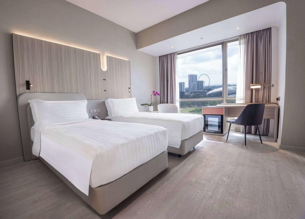Wyndham Singapore Hotel - Luxury hotel with 2 outdoor pools, connected to a shopping center, near Bugis Street Shopping District Wyndham Singapore Hotel – Luxury hotel in Singapore, Singapore