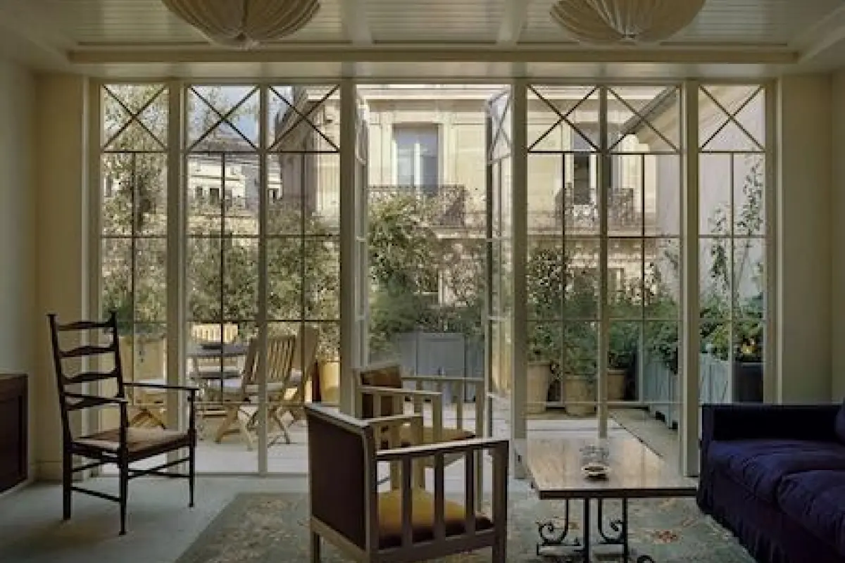 Hôtel Château Voltaire in Paris, France
