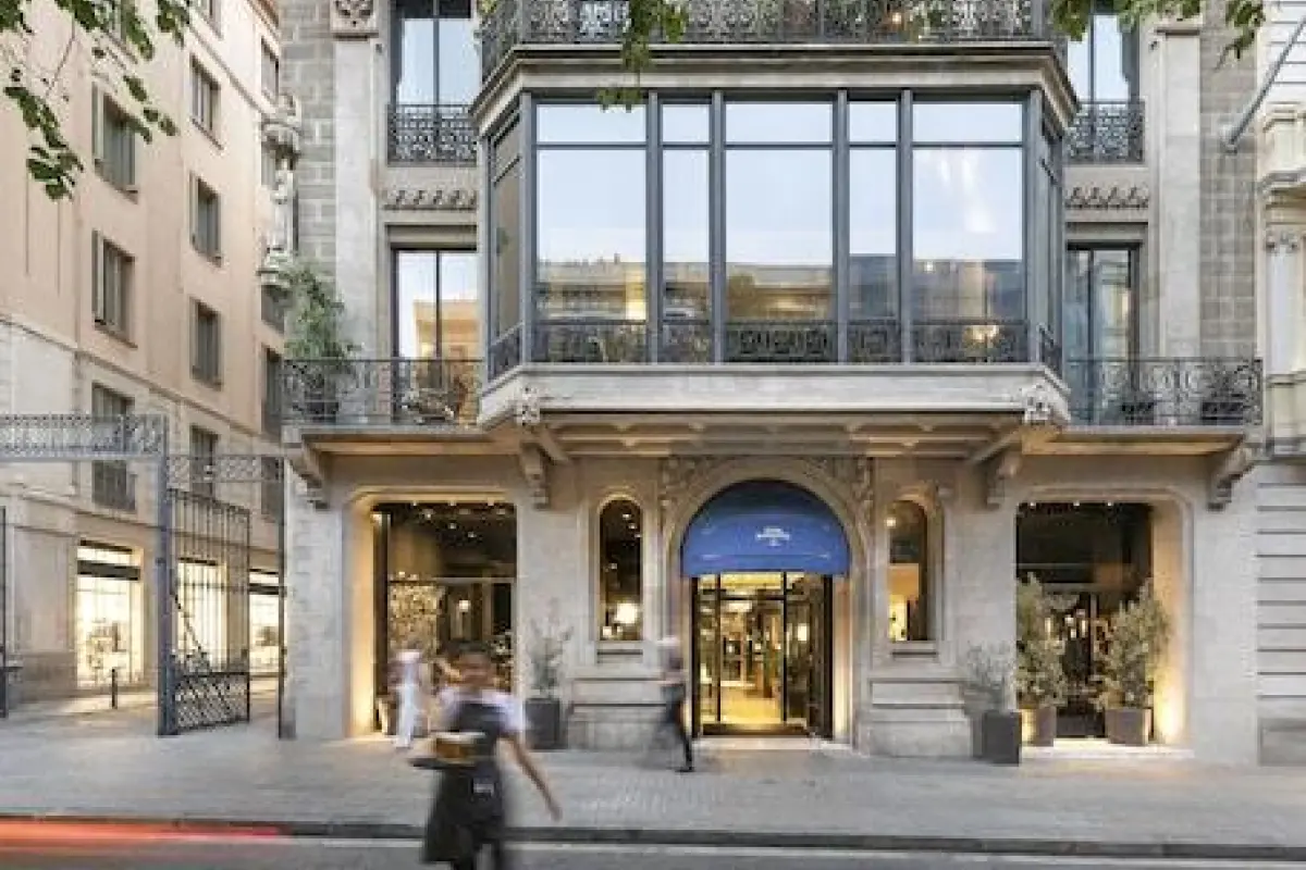 Hotel Casa Sagnier in Barcelona, Spain