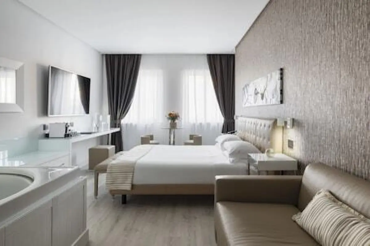 LHP Napoli Palace & spa in Naples, Italy