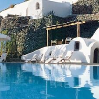 Perivolas – Luxury hotel in Santorini, Greece